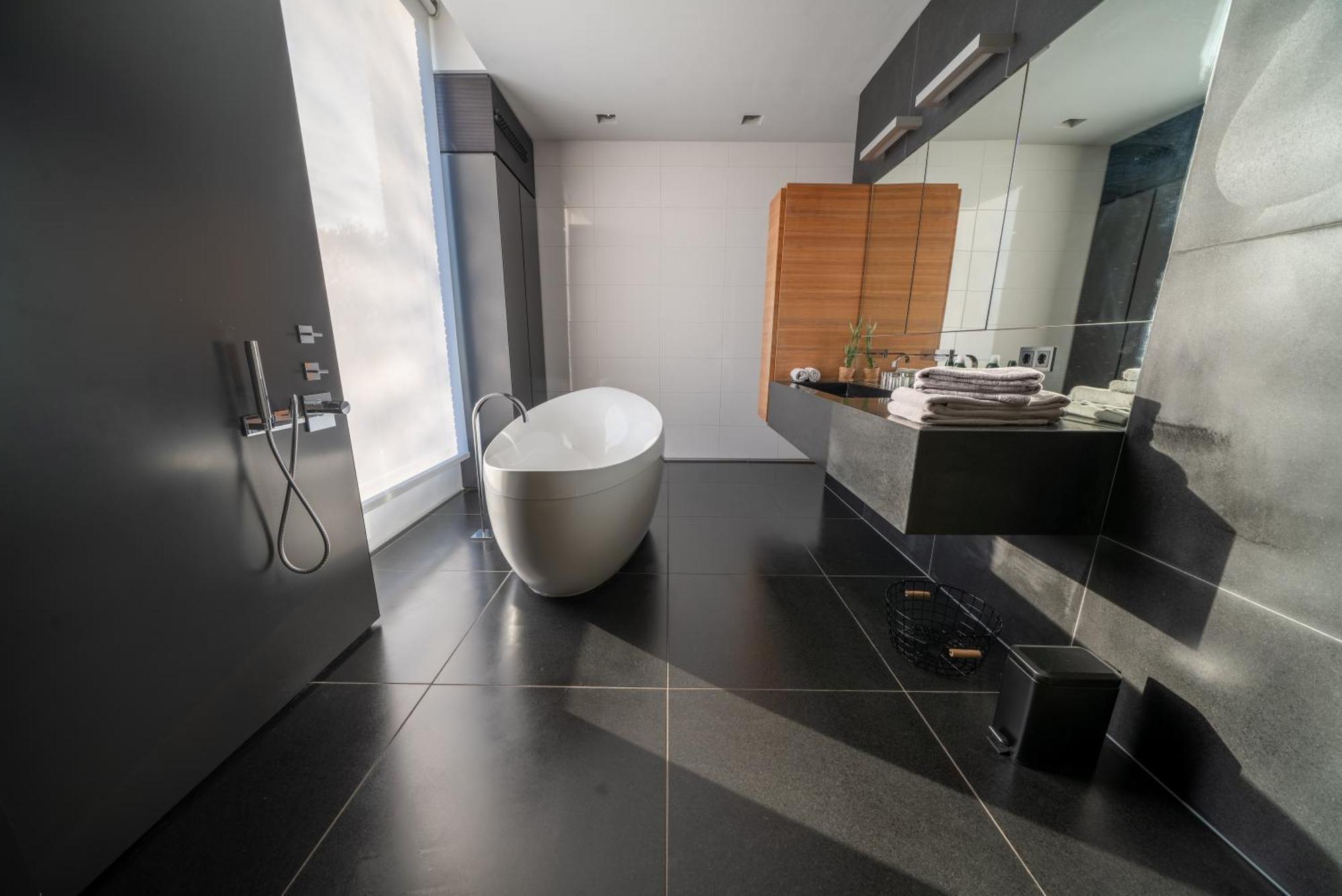 Bed & Wellness Boxtel, Luxe Kamer Met Airco En Eigen Badkamer, Ligbad Exteriér fotografie
